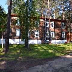 Красный дом (Турбаза "Локомотив")1003