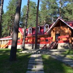 Красный дом (Турбаза "Локомотив")998